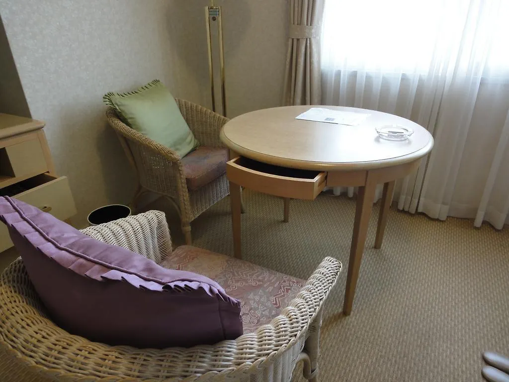 ****  Palace Hotel Hakone Japan